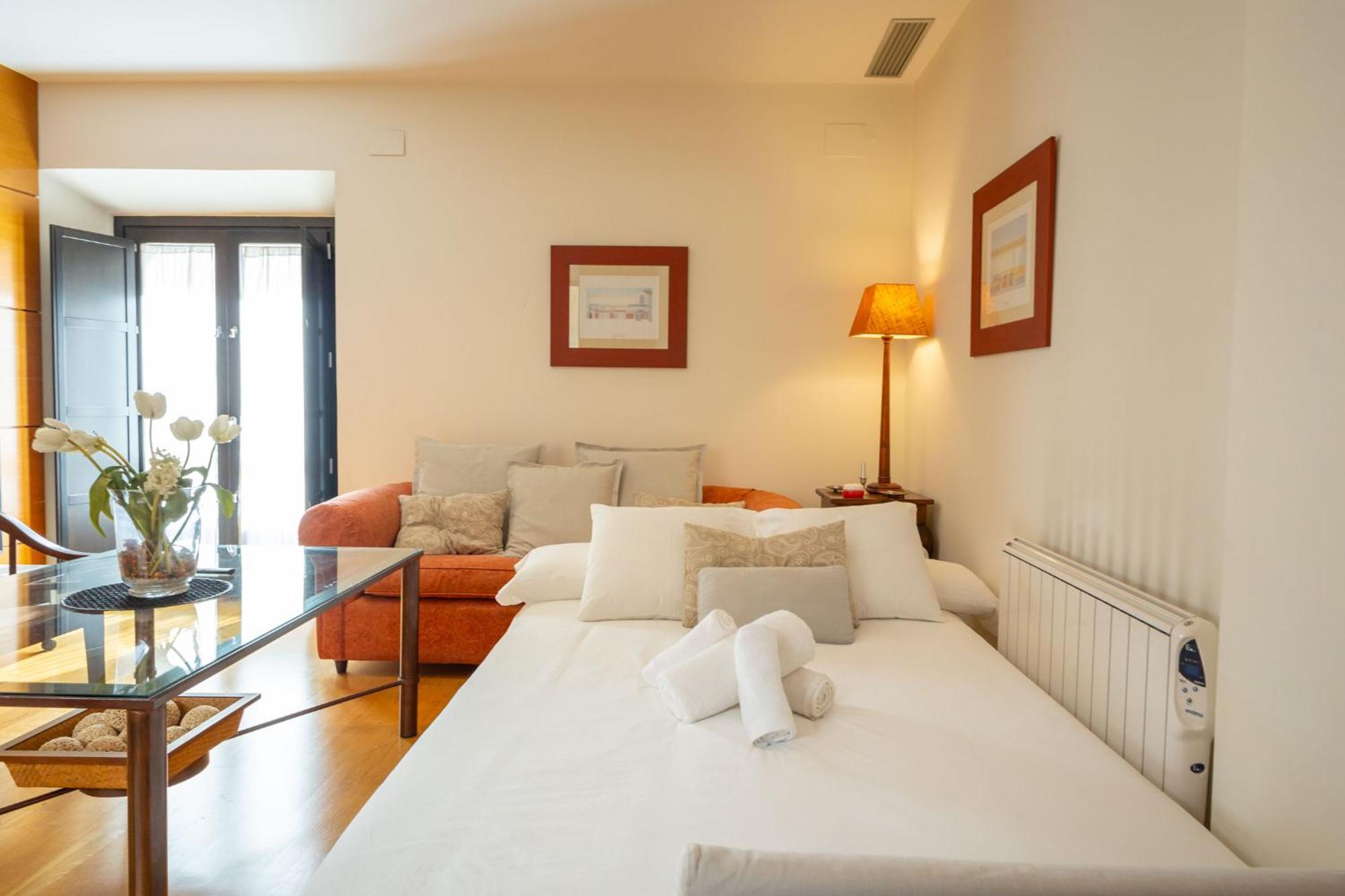 La Maestranza Charming One Or Two Bedrooms Apartments By Ocityzen Seville Exterior photo