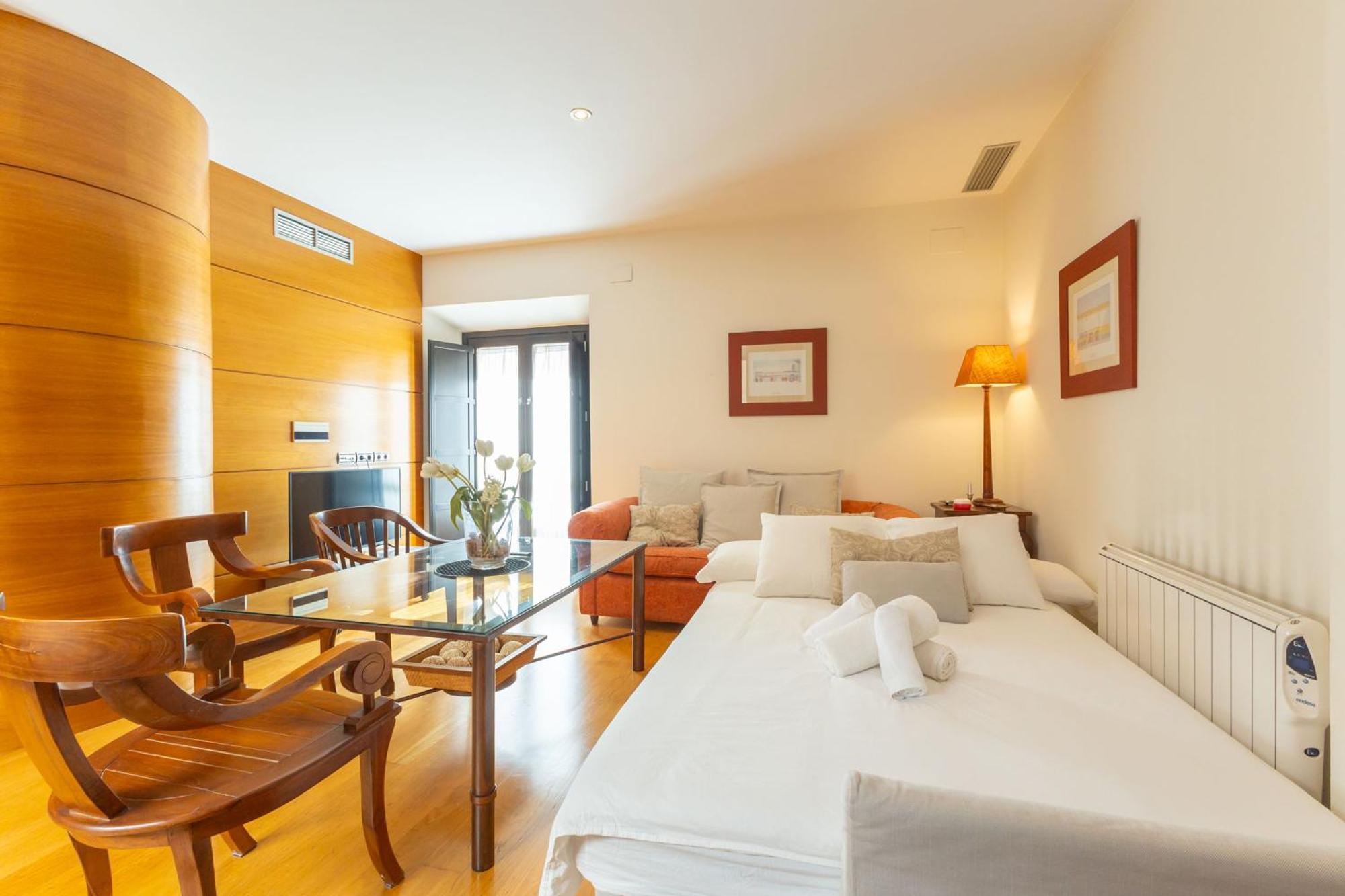La Maestranza Charming One Or Two Bedrooms Apartments By Ocityzen Seville Exterior photo