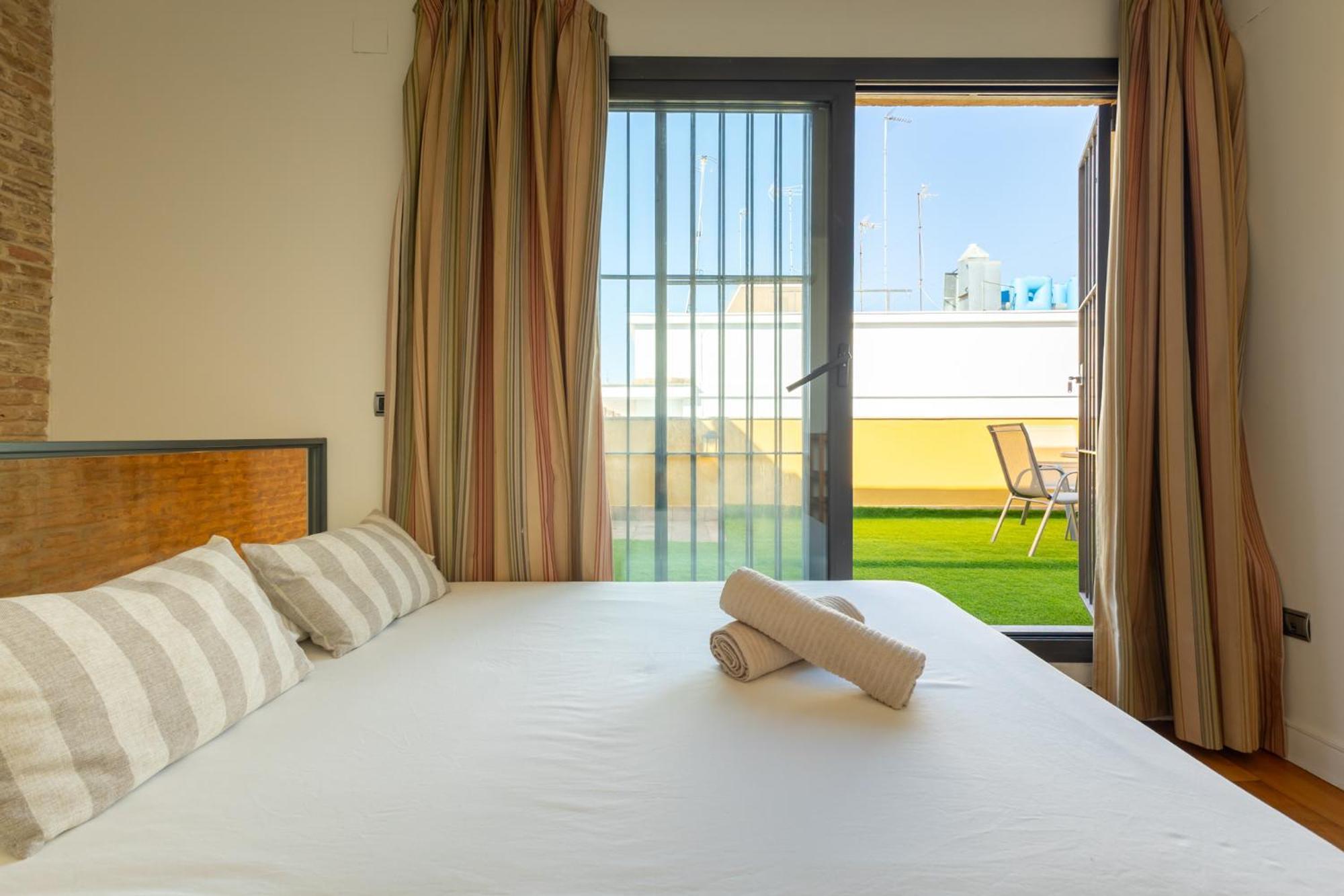 La Maestranza Charming One Or Two Bedrooms Apartments By Ocityzen Seville Exterior photo
