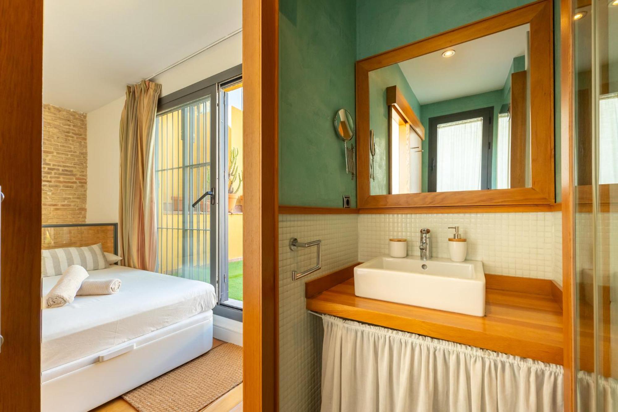 La Maestranza Charming One Or Two Bedrooms Apartments By Ocityzen Seville Exterior photo